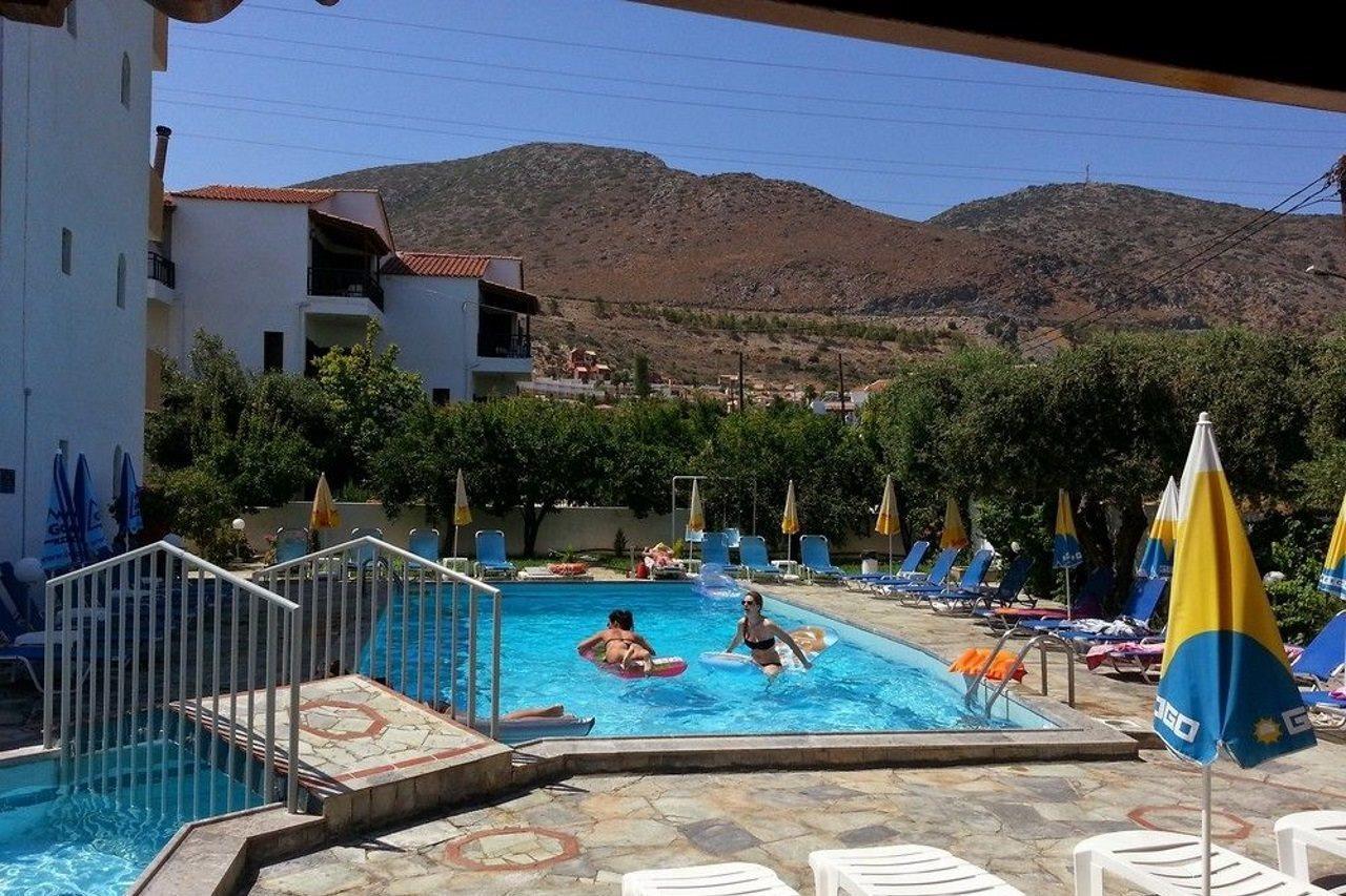 Krits Hotel Χερσόνησος Εξωτερικό φωτογραφία