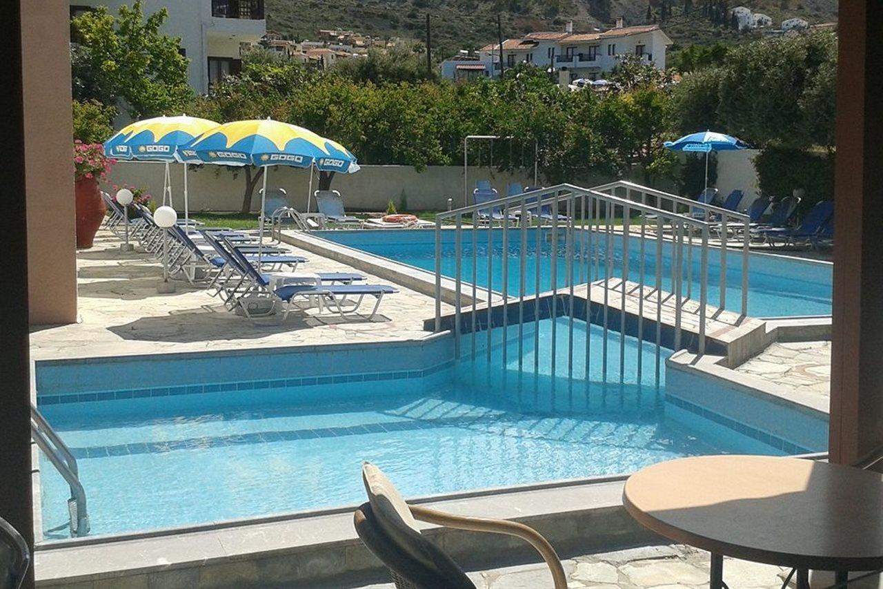 Krits Hotel Χερσόνησος Εξωτερικό φωτογραφία