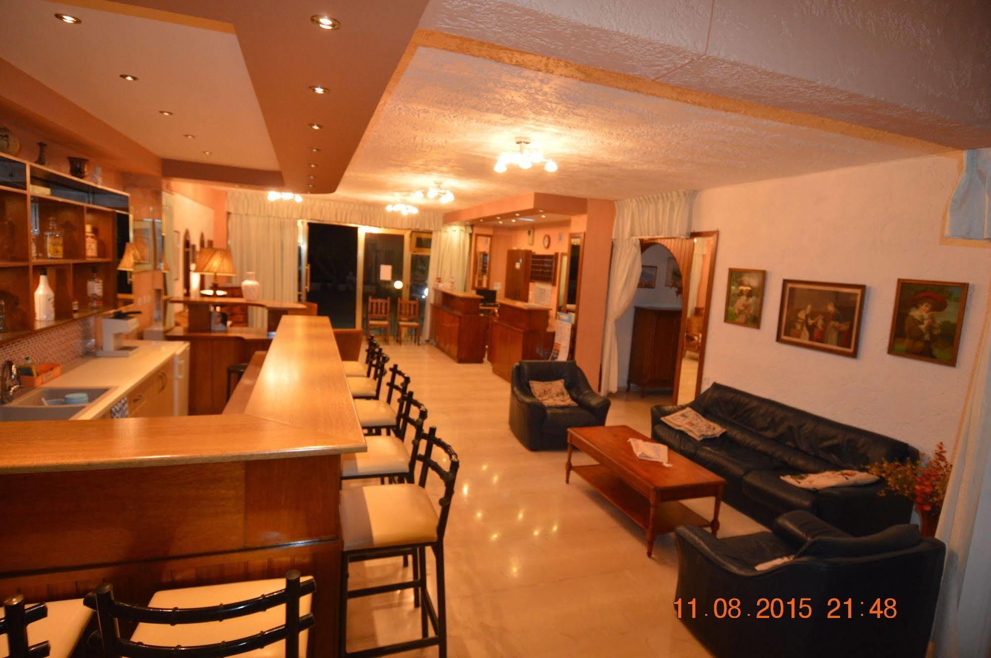 Krits Hotel Χερσόνησος Εξωτερικό φωτογραφία